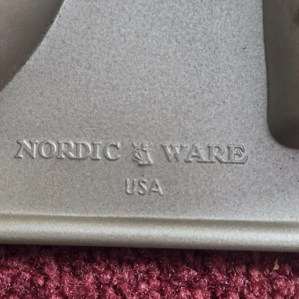 WILLIAMS-SONOMA NORDIC WARE 3-D CHRISTMAS SNOWMAN NON-STICK CAKE PAN MOLD 10 CUP